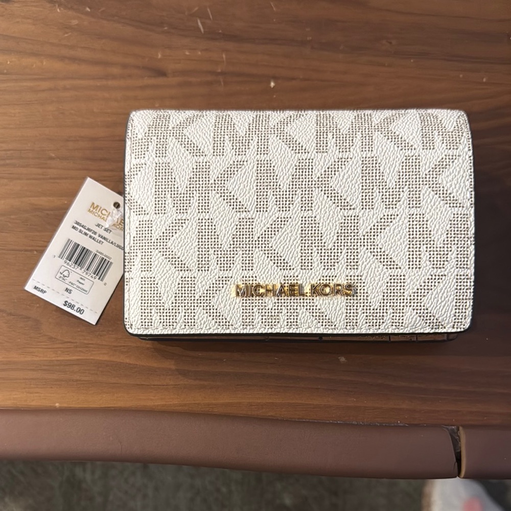Michael Kors JetSet Slim Wallet